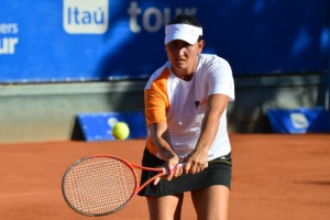 Carla Tiene levantou 1o troféu do Itaú Masters Tour em Brasília